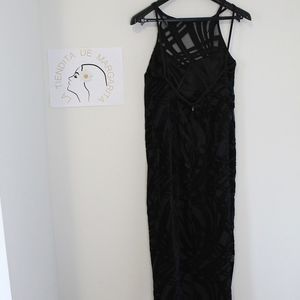 Like new black dress 6/8 velvet details maxi sexy